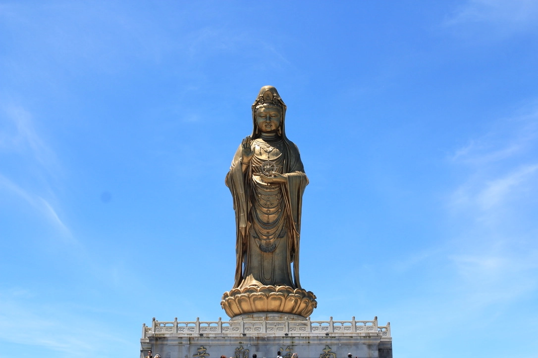 觀音 (Avalokiteśvara) in Mt. Putuo, Zhejiang, China